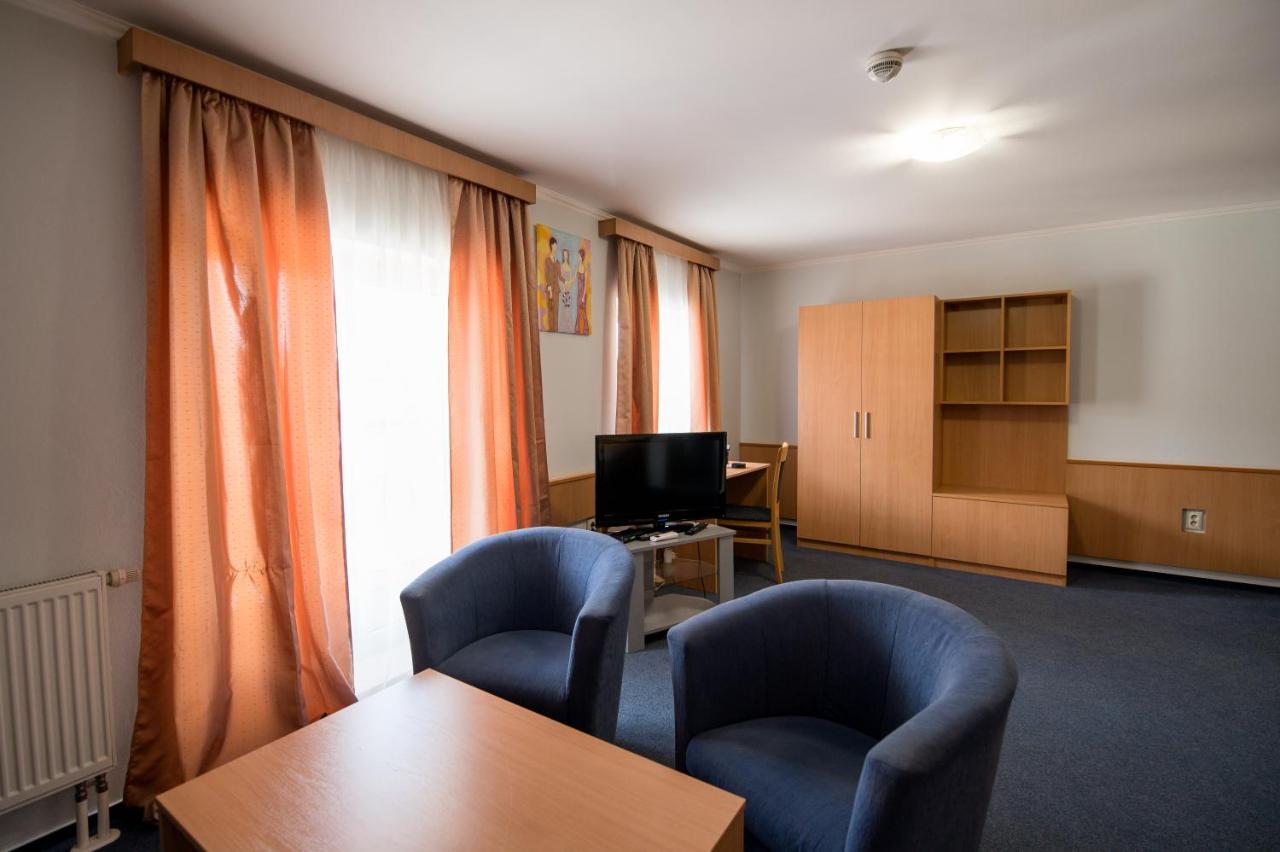 Hotel Clavis Łuczeniec Zewnętrze zdjęcie