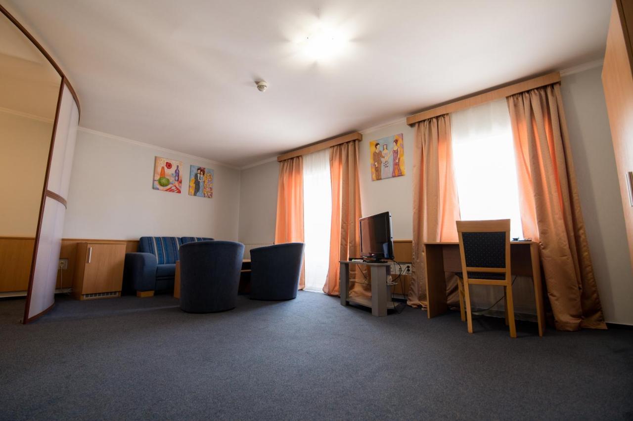 Hotel Clavis Łuczeniec Zewnętrze zdjęcie