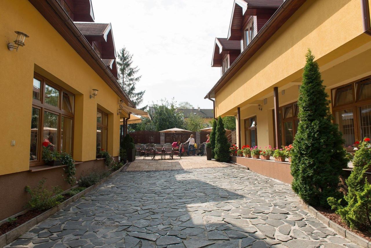 Hotel Clavis Łuczeniec Zewnętrze zdjęcie