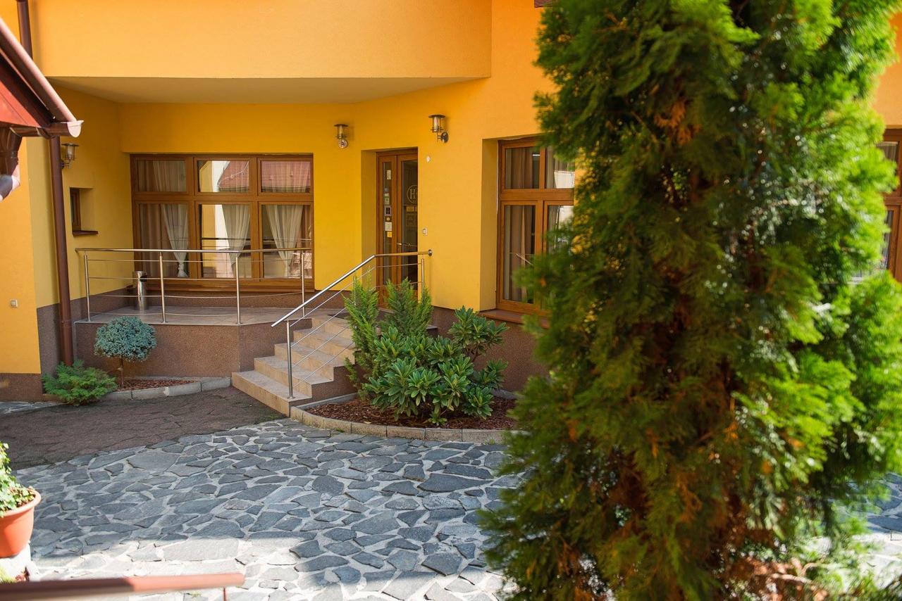 Hotel Clavis Łuczeniec Zewnętrze zdjęcie