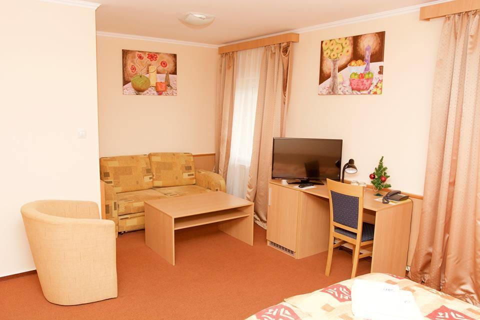 Hotel Clavis Łuczeniec Zewnętrze zdjęcie
